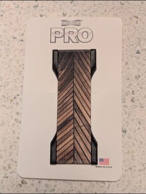Lovehandle PRO Phone Grip, Magnetic, Elastic -Brown Oak Chevron Brown